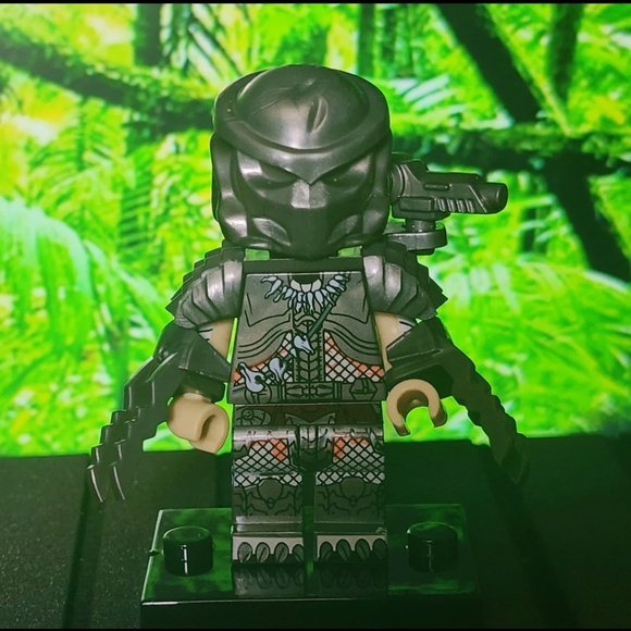 Lego PREDATOR Custom Printed Minifigure MINIFIG M5/29 - Picture 2 of 4